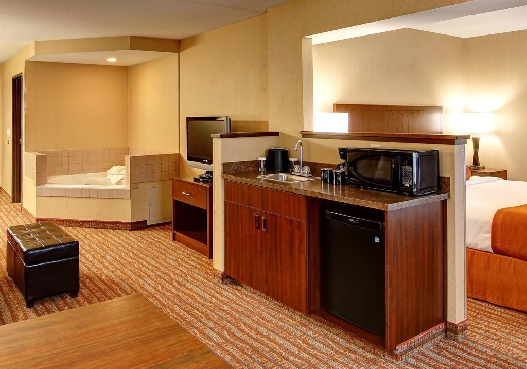 Phoenix Inn Suites Όλμπανι Εξωτερικό φωτογραφία